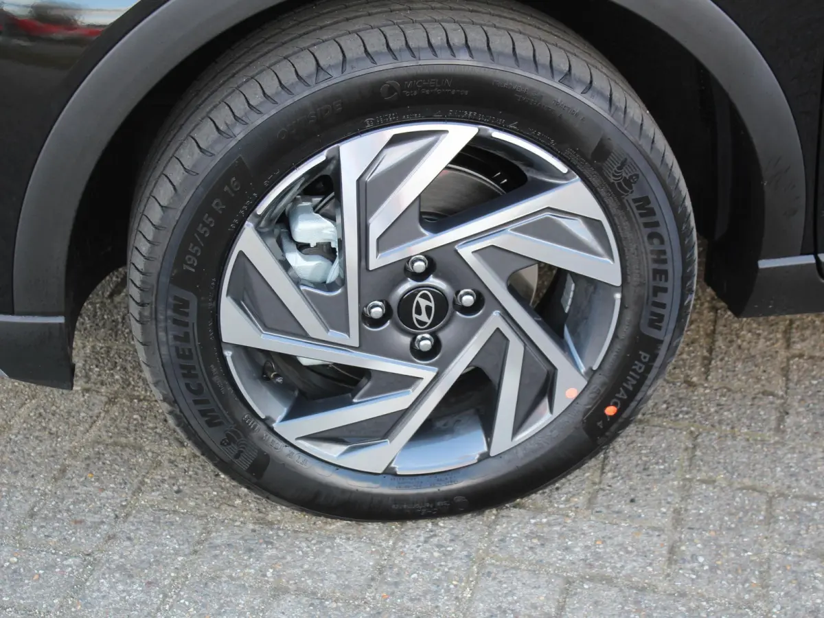 1.0 T-GDI Comfort / Uit Voorraad Leverbaar / Cruise control / Airco / Apple & Android Carplay /