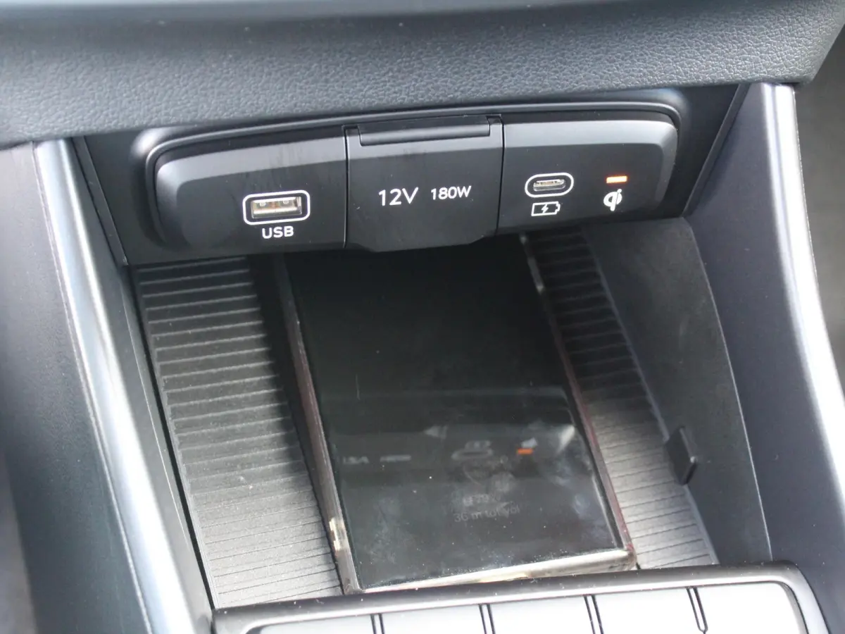 1.0 T-GDI Comfort / Uit Voorraad Leverbaar / Cruise control / Airco / Apple & Android Carplay /
