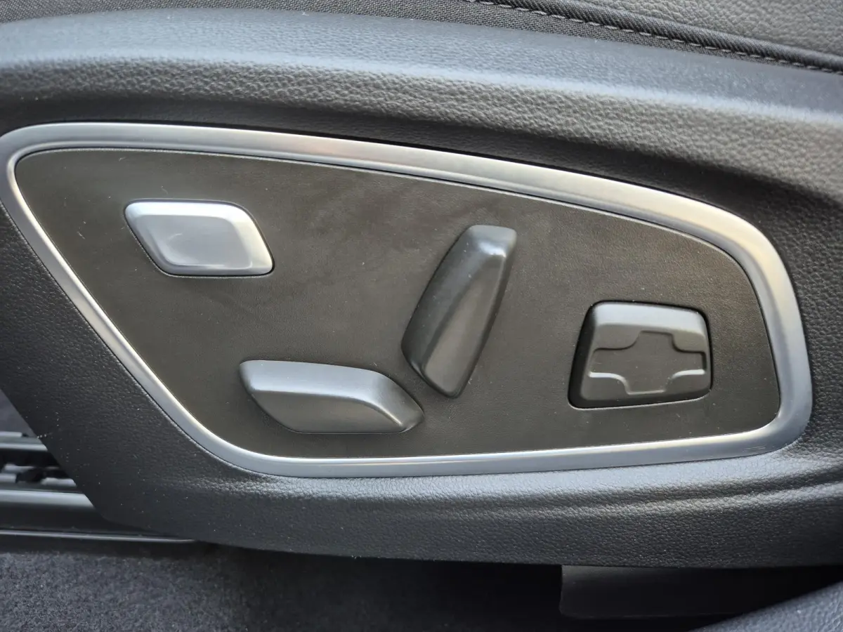 1.2 E-Tech full hybrid 200 Techno / Fabrieksgarantie tot 05-2027 / Panorama Dak / 1.500 KG Trekgewicht / Adaptief Cruise Control / Camera 360° / Navigatie / Stuur-, Stoel- & Voorruitverwarm