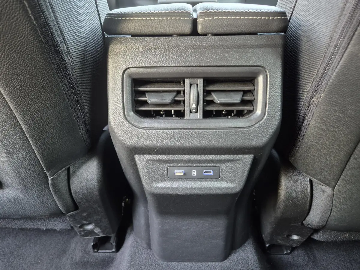1.2 E-Tech full hybrid 200 Techno / Fabrieksgarantie tot 05-2027 / Panorama Dak / 1.500 KG Trekgewicht / Adaptief Cruise Control / Camera 360° / Navigatie / Stuur-, Stoel- & Voorruitverwarm