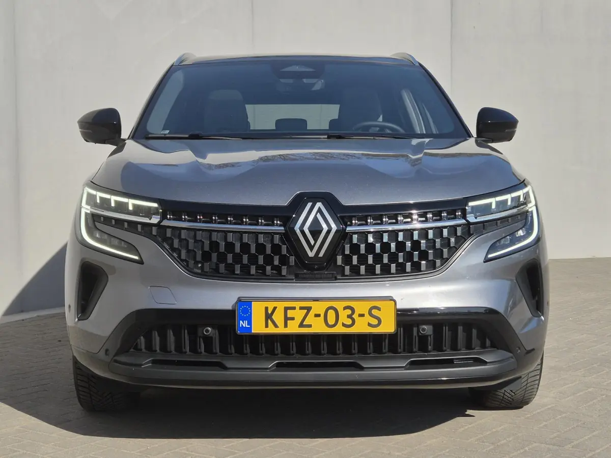 1.2 E-Tech full hybrid 200 Techno / Fabrieksgarantie tot 05-2027 / Panorama Dak / 1.500 KG Trekgewicht / Adaptief Cruise Control / Camera 360° / Navigatie / Stuur-, Stoel- & Voorruitverwarm