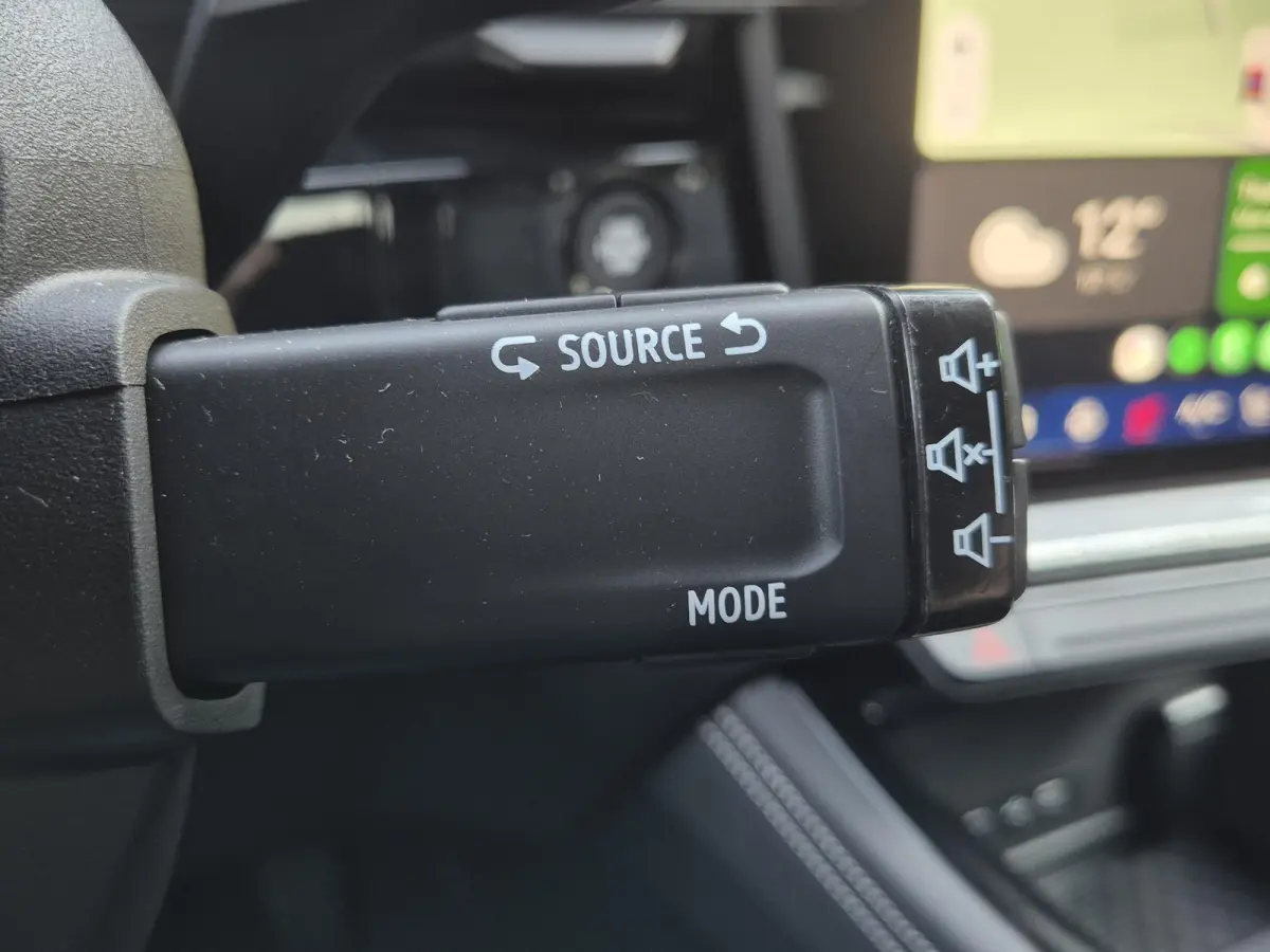 1.2 E-Tech full hybrid 200 Techno / Fabrieksgarantie tot 05-2027 / Panorama Dak / 1.500 KG Trekgewicht / Adaptief Cruise Control / Camera 360° / Navigatie / Stuur-, Stoel- & Voorruitverwarm