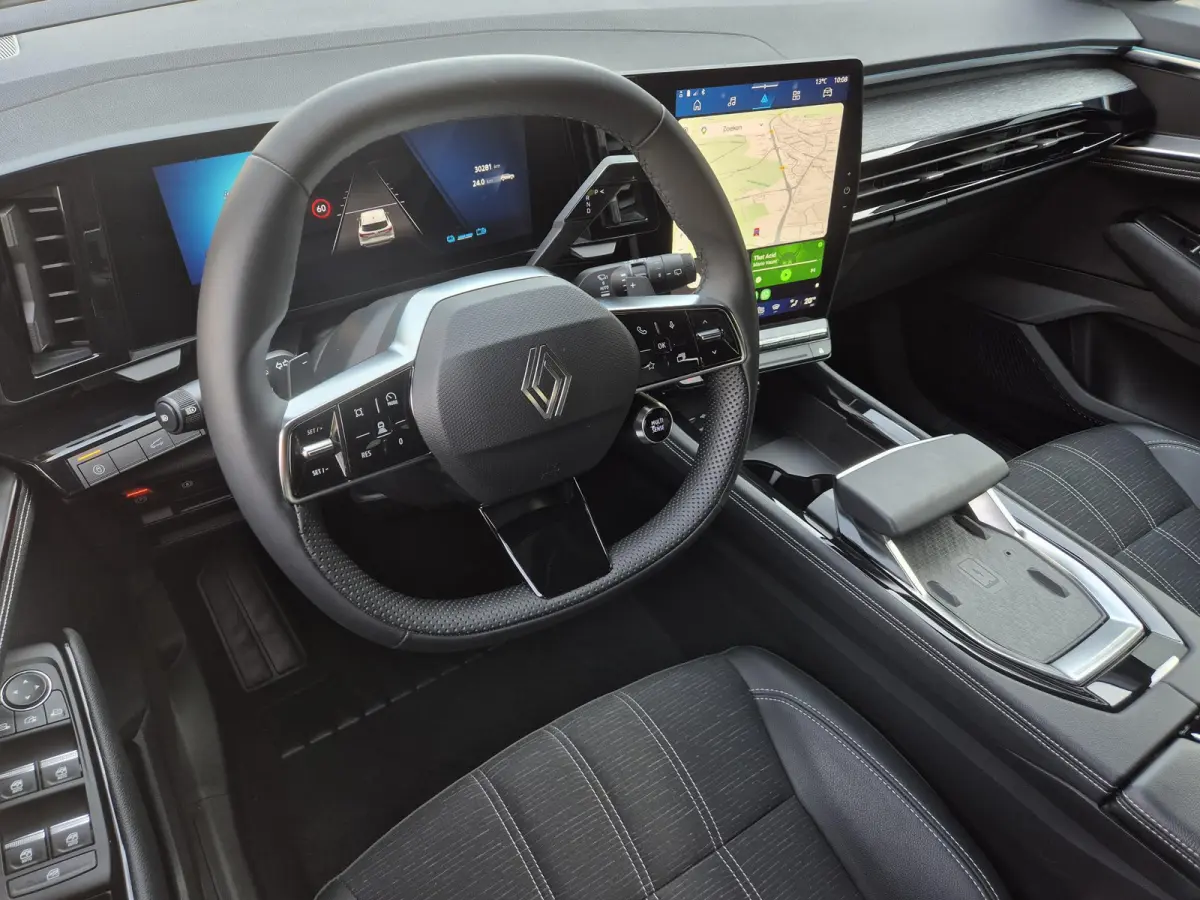 1.2 E-Tech full hybrid 200 Techno / Fabrieksgarantie tot 05-2027 / Panorama Dak / 1.500 KG Trekgewicht / Adaptief Cruise Control / Camera 360° / Navigatie / Stuur-, Stoel- & Voorruitverwarm