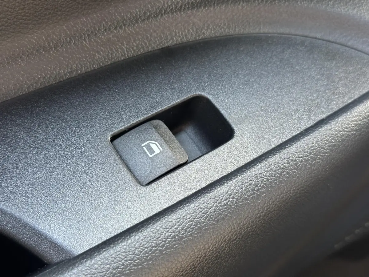 1.0 T-GDI E-Motion / Navigatie / Apple & Android carplay / Airco / Achteruitrijcamera /