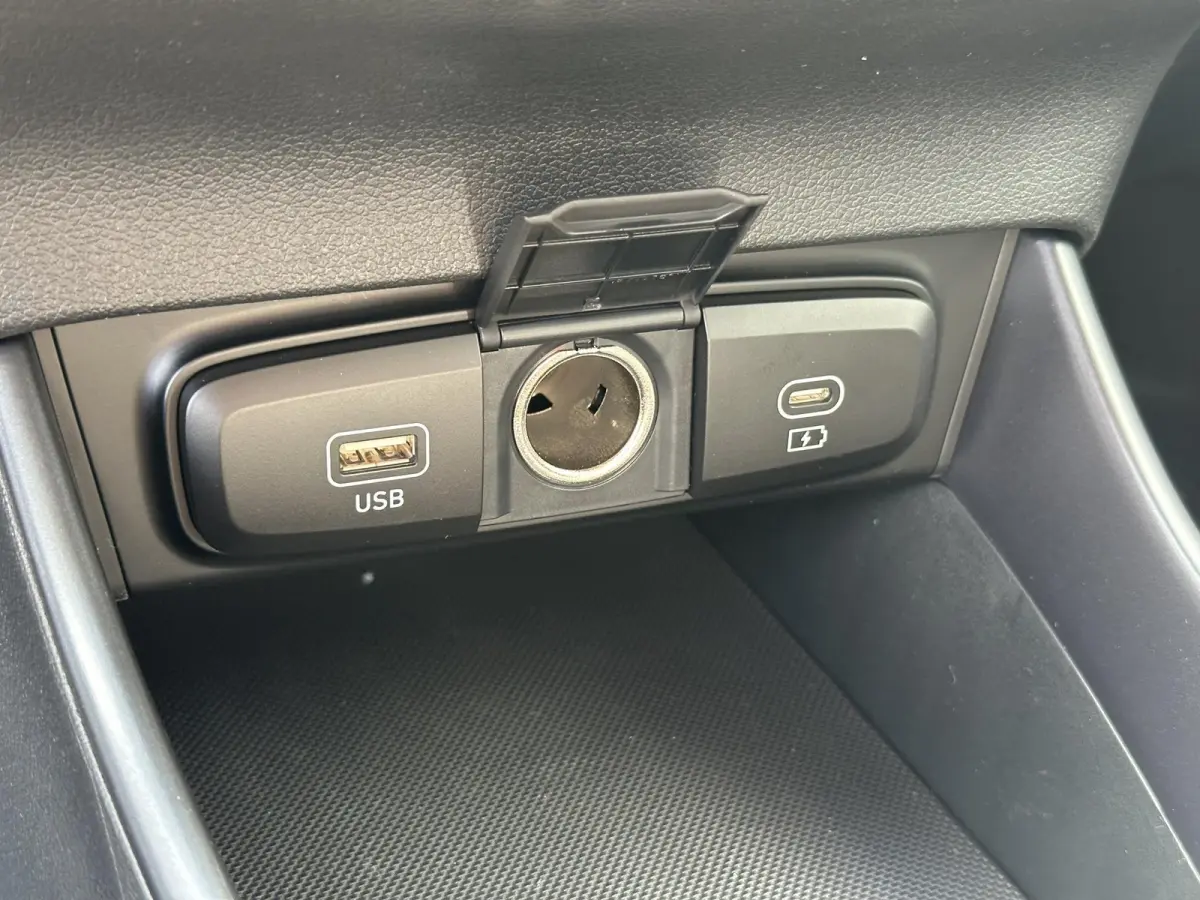 1.0 T-GDI E-Motion / Navigatie / Apple & Android carplay / Airco / Achteruitrijcamera /