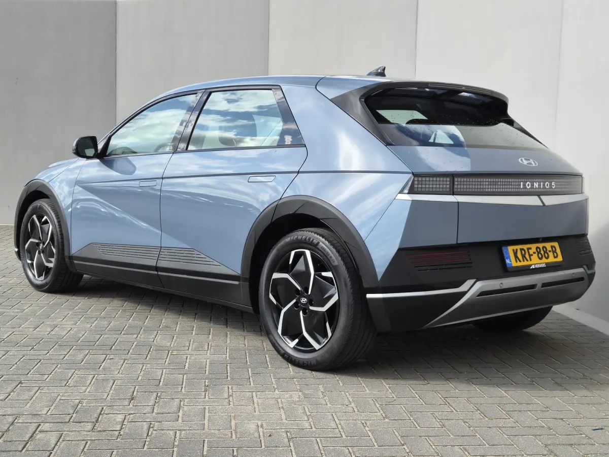 Connect 77.4 kWh / SOH 99% / Dealer onderhouden / Fabrieksgarantie tot 04-2028 / CCS snelladen / Trekgewicht 1.600 kg / Warmtepomp / Stuur- & Stoelverwarming / Achteruitrijcamera / Adaptief 
