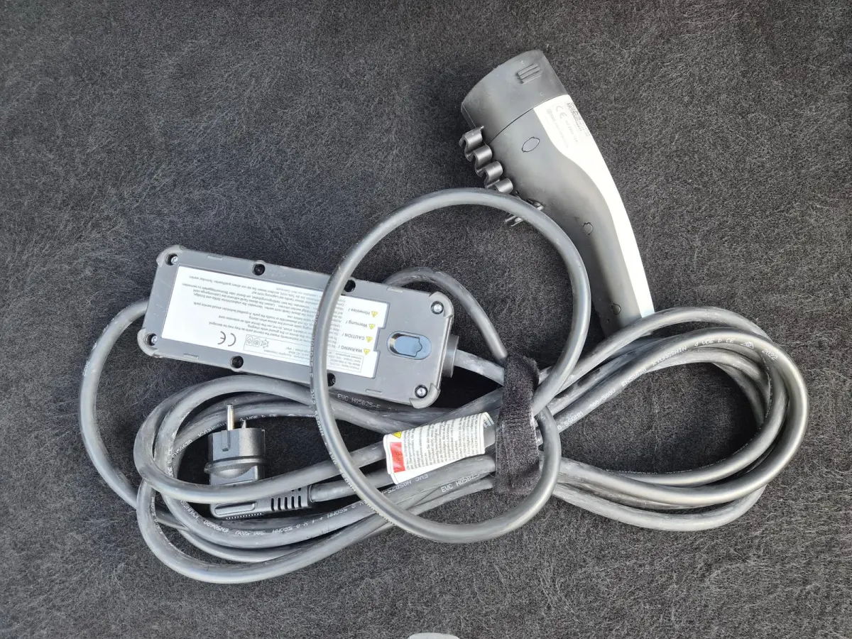 Connect 77.4 kWh / SOH 99% / Dealer onderhouden / Fabrieksgarantie tot 04-2028 / CCS snelladen / Trekgewicht 1.600 kg / Warmtepomp / Stuur- & Stoelverwarming / Achteruitrijcamera / Adaptief 