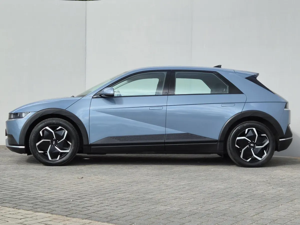 Connect 77.4 kWh / SOH 99% / Dealer onderhouden / Fabrieksgarantie tot 04-2028 / CCS snelladen / Trekgewicht 1.600 kg / Warmtepomp / Stuur- & Stoelverwarming / Achteruitrijcamera / Adaptief 