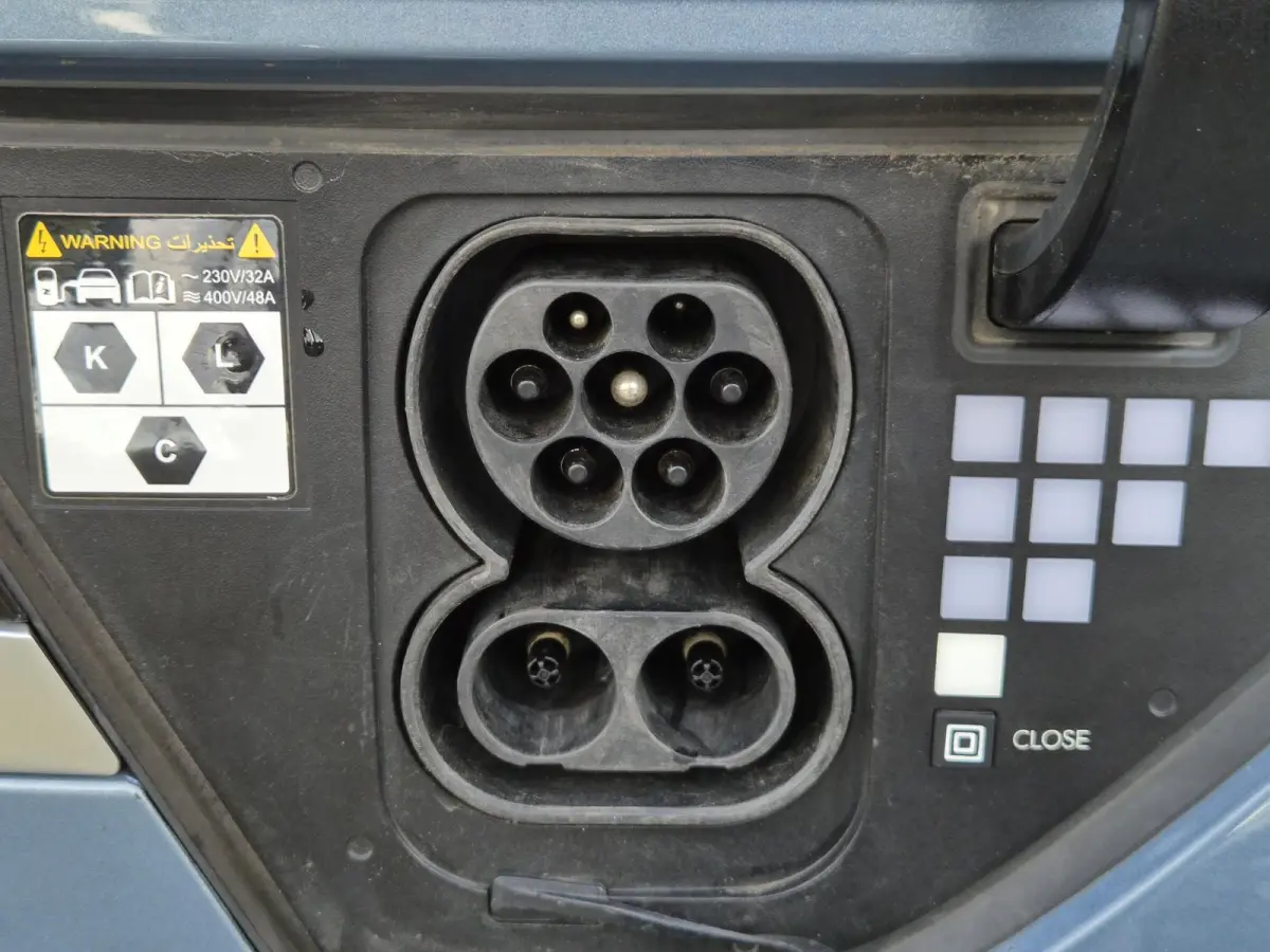 Connect 77.4 kWh / SOH 99% / Dealer onderhouden / Fabrieksgarantie tot 04-2028 / CCS snelladen / Trekgewicht 1.600 kg / Warmtepomp / Stuur- & Stoelverwarming / Achteruitrijcamera / Adaptief 