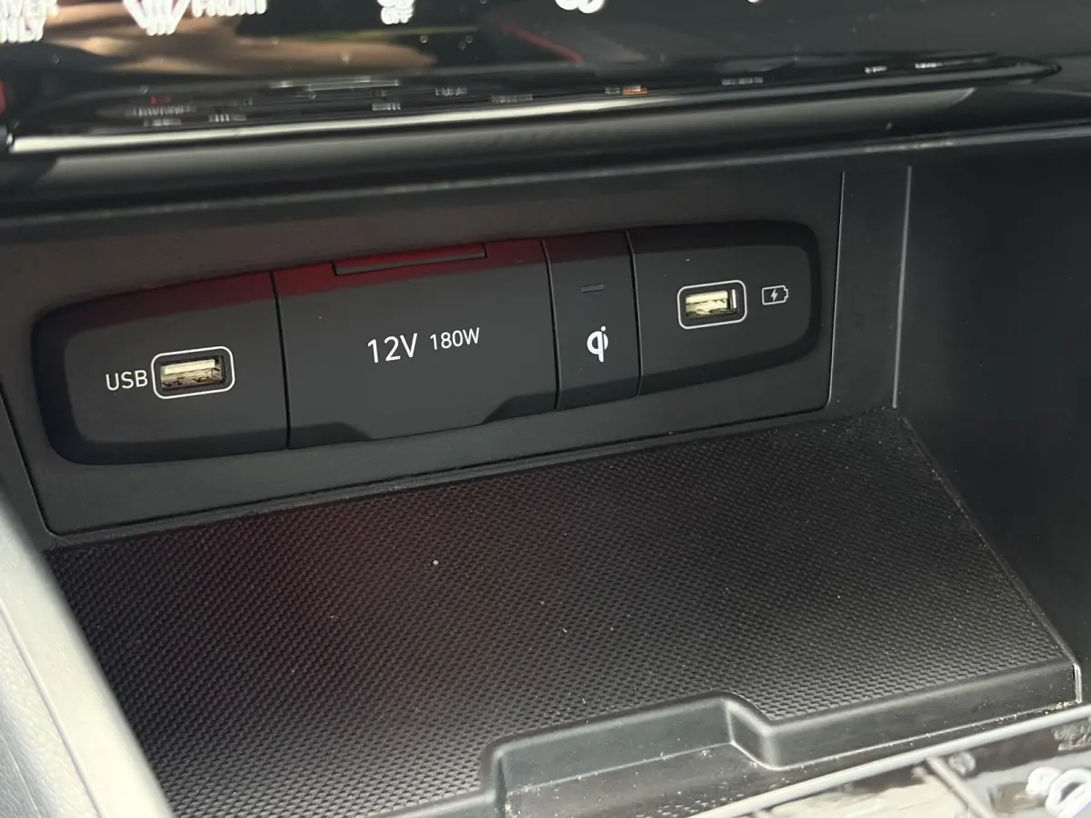 1.6 T-GDI PHEV N Line 4WD / SOH 100% / Fabrieksgarantie tot 05-2027 / Dealer onderhouden / Trekgewicht 1.350 kg / Stuur- Stoel & Achterbank verwarming / Rondomzicht camera / Apple Carplay/An