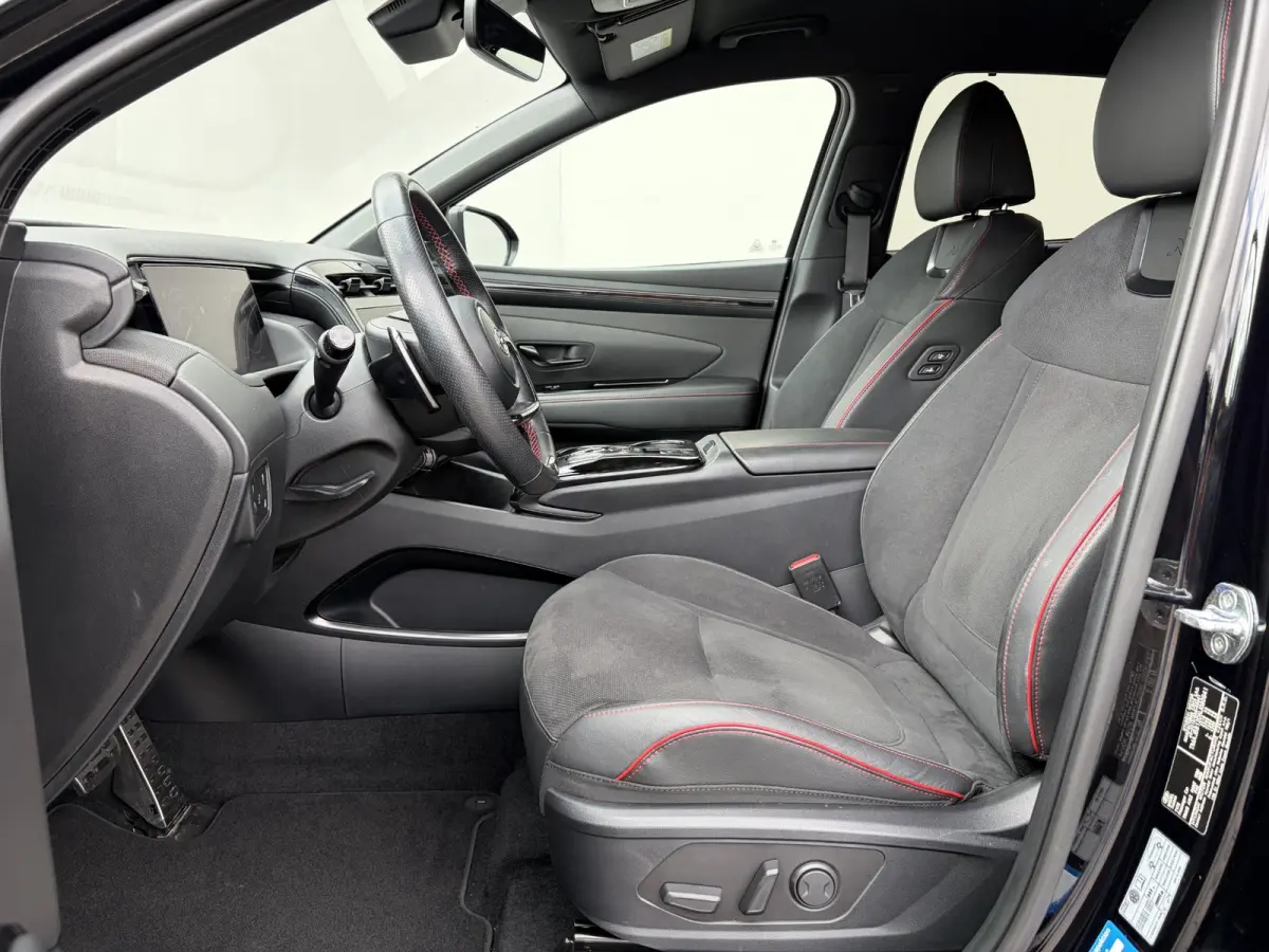 1.6 T-GDI PHEV N Line 4WD / SOH 100% / Fabrieksgarantie tot 05-2027 / Dealer onderhouden / Trekgewicht 1.350 kg / Stuur- Stoel & Achterbank verwarming / Rondomzicht camera / Apple Carplay/An