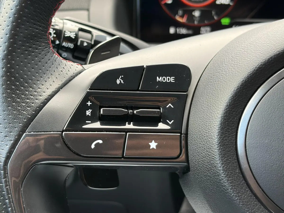1.6 T-GDI PHEV N Line 4WD / SOH 100% / Fabrieksgarantie tot 05-2027 / Dealer onderhouden / Trekgewicht 1.350 kg / Stuur- Stoel & Achterbank verwarming / Rondomzicht camera / Apple Carplay/An