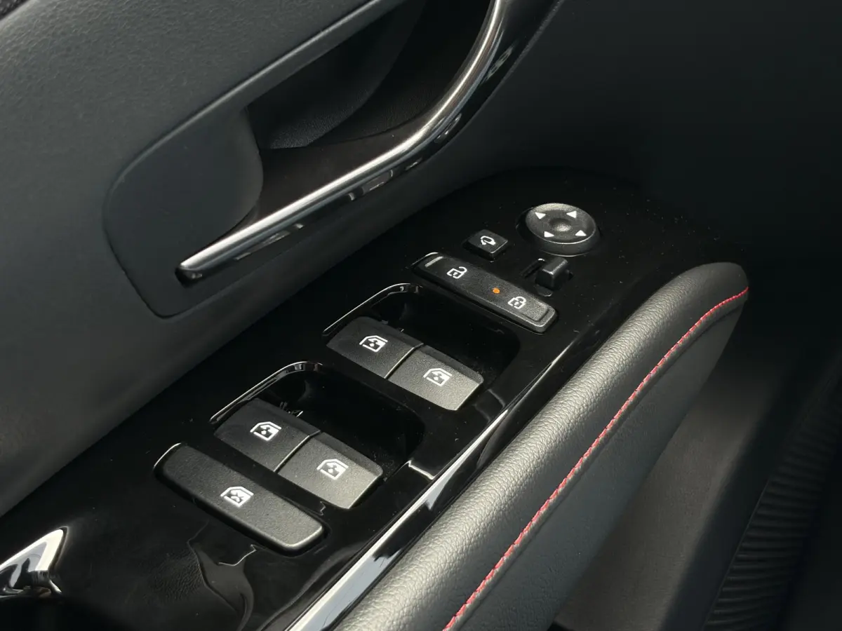 1.6 T-GDI PHEV N Line 4WD / SOH 100% / Fabrieksgarantie tot 05-2027 / Dealer onderhouden / Trekgewicht 1.350 kg / Stuur- Stoel & Achterbank verwarming / Rondomzicht camera / Apple Carplay/An