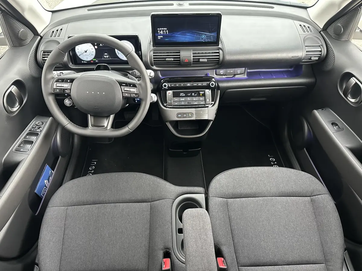 Evolve 49 kWh /  Cruise control Adaptief / Apple Carplay & Android Auto / Navigatie / Parkeersensoren Voor + Achter / Airco / achteruitrijcamera /