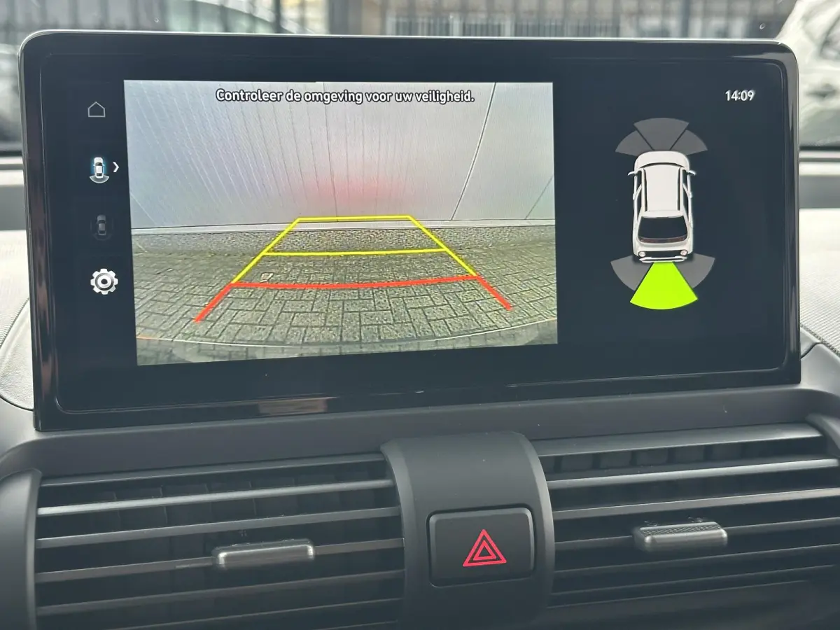 Evolve 49 kWh /  Cruise control Adaptief / Apple Carplay & Android Auto / Navigatie / Parkeersensoren Voor + Achter / Airco / achteruitrijcamera /