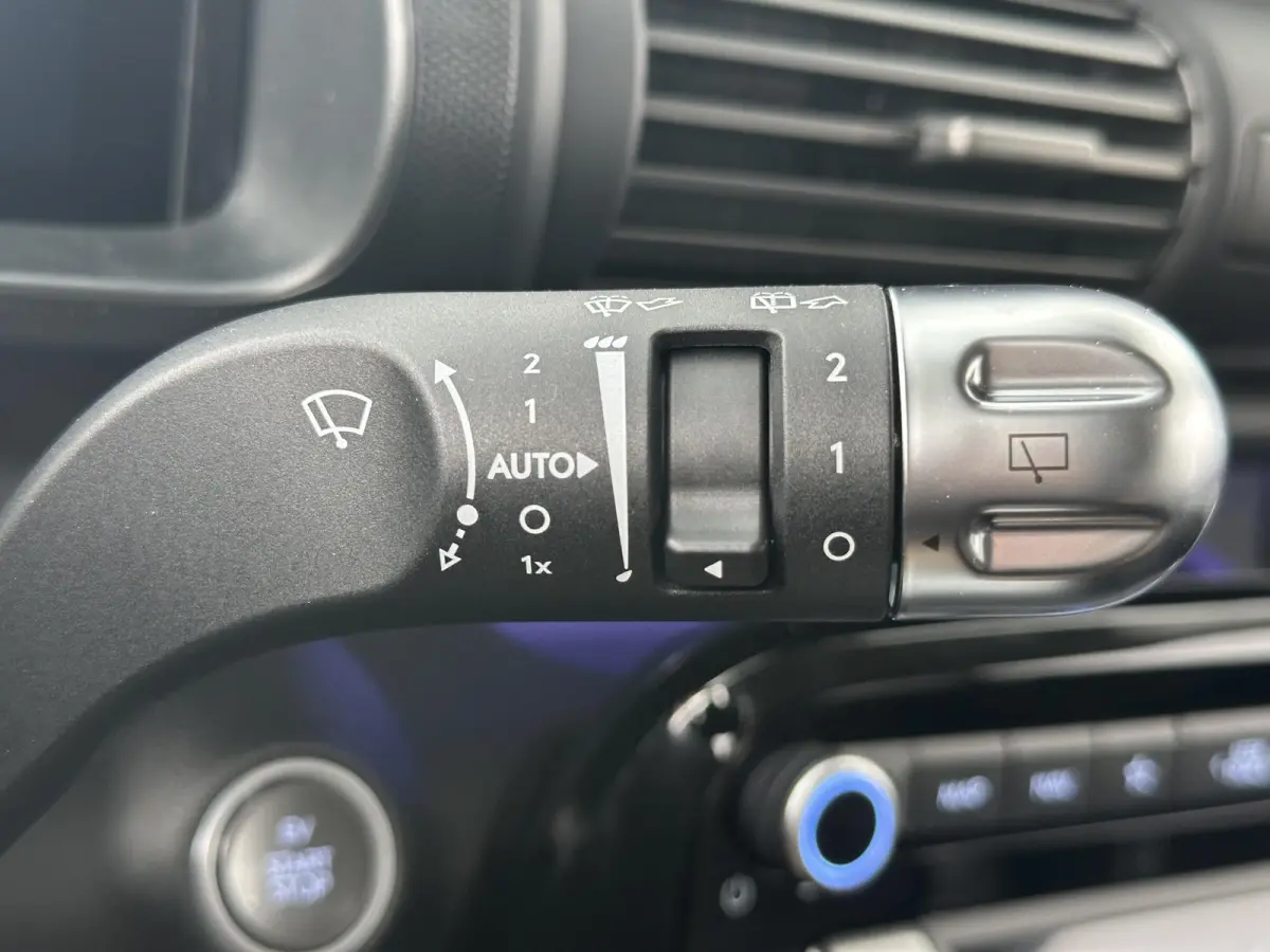 Evolve 49 kWh /  Cruise control Adaptief / Apple Carplay & Android Auto / Navigatie / Parkeersensoren Voor + Achter / Airco / achteruitrijcamera /