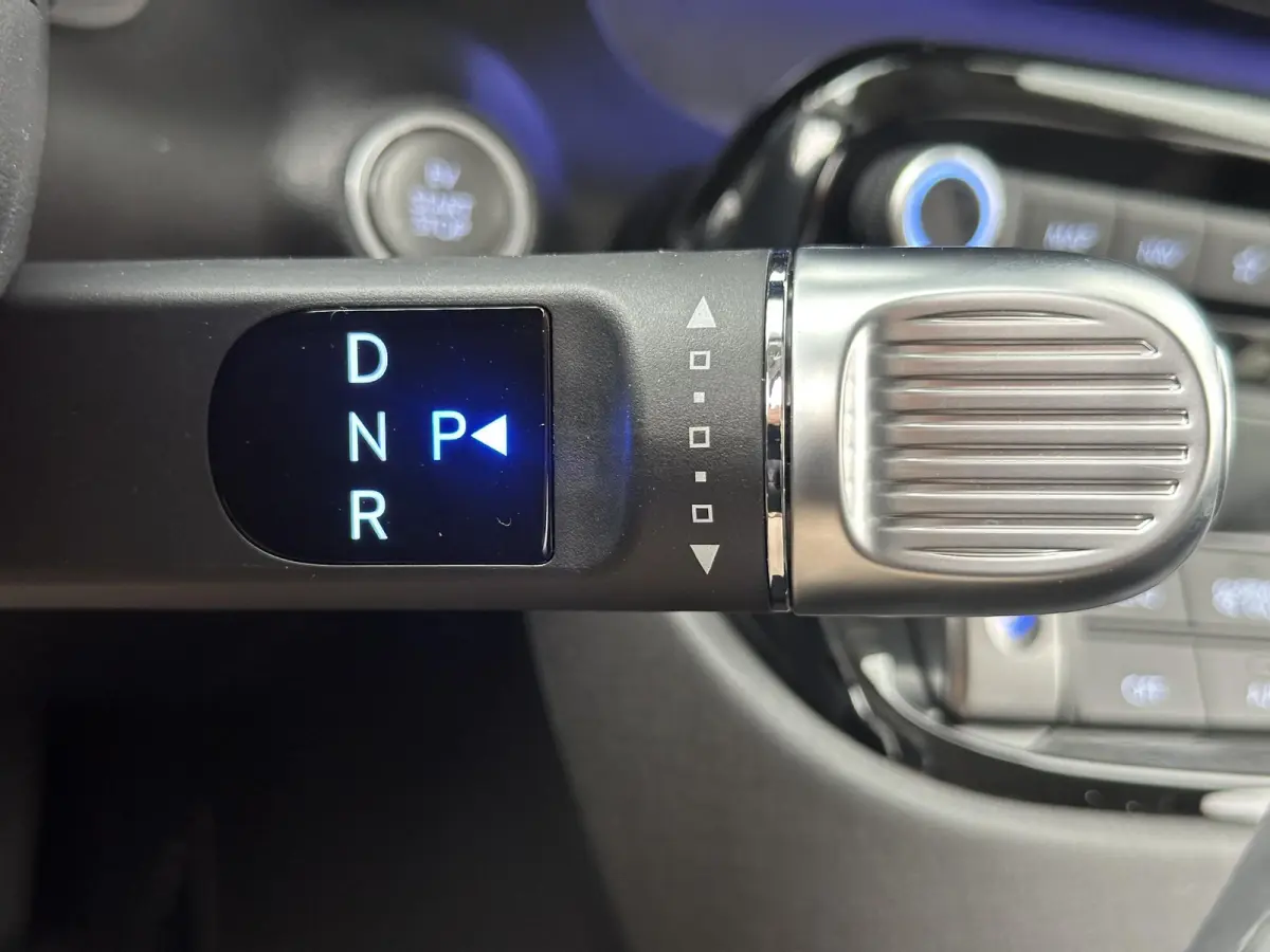 Evolve 49 kWh /  Cruise control Adaptief / Apple Carplay & Android Auto / Navigatie / Parkeersensoren Voor + Achter / Airco / achteruitrijcamera /