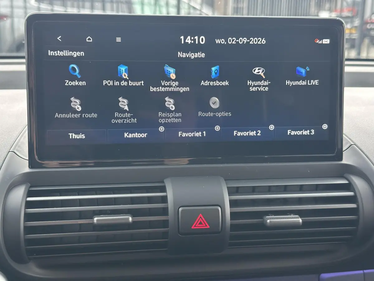 Evolve 49 kWh /  Cruise control Adaptief / Apple Carplay & Android Auto / Navigatie / Parkeersensoren Voor + Achter / Airco / achteruitrijcamera /