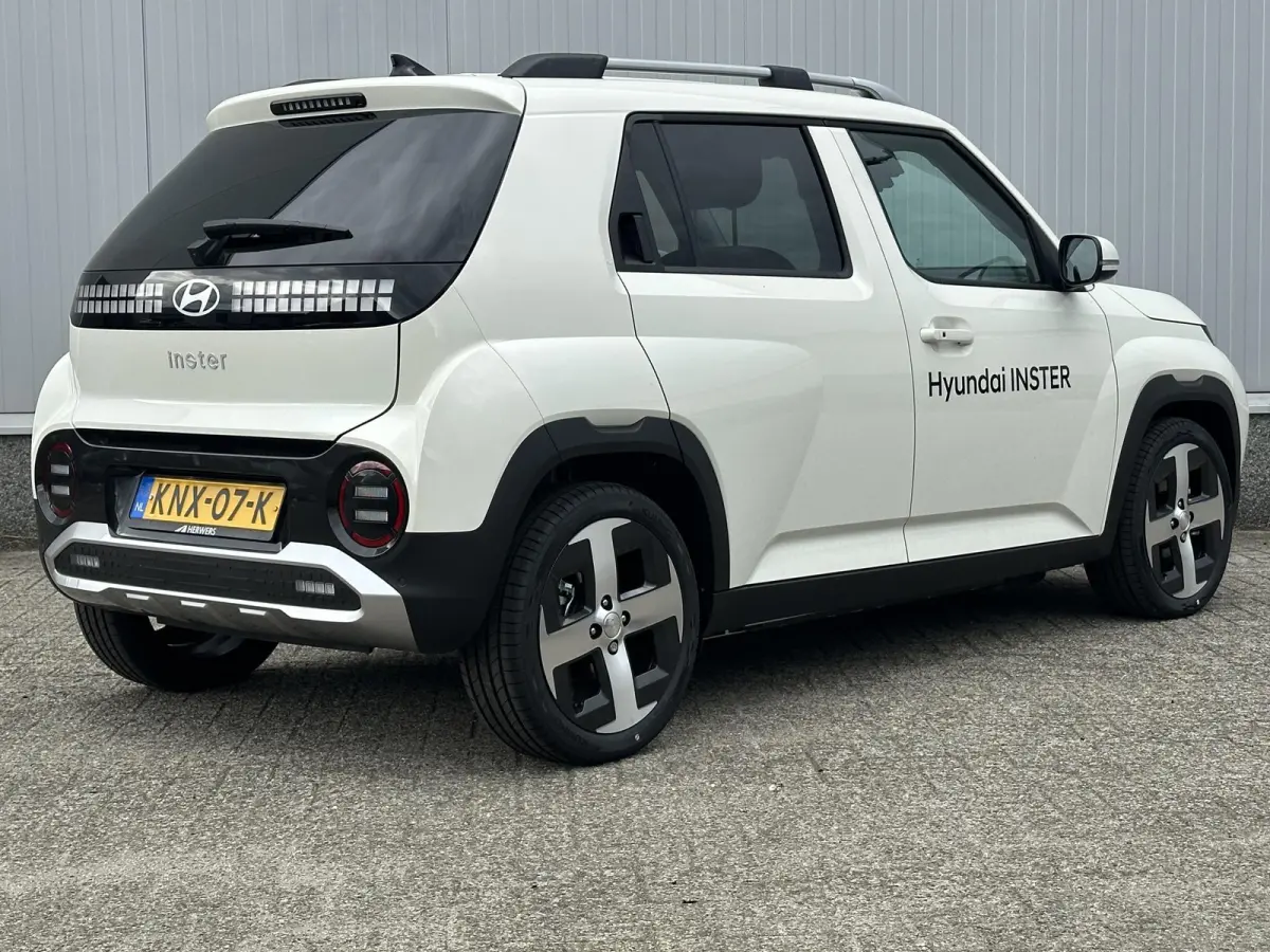 Evolve 49 kWh /  Cruise control Adaptief / Apple Carplay & Android Auto / Navigatie / Parkeersensoren Voor + Achter / Airco / achteruitrijcamera /