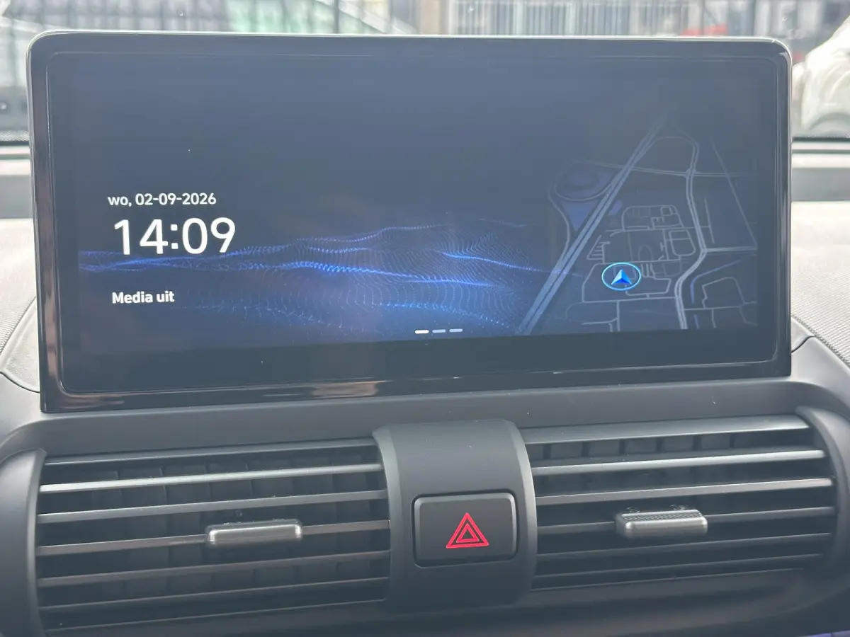 Evolve 49 kWh /  Cruise control Adaptief / Apple Carplay & Android Auto / Navigatie / Parkeersensoren Voor + Achter / Airco / achteruitrijcamera /