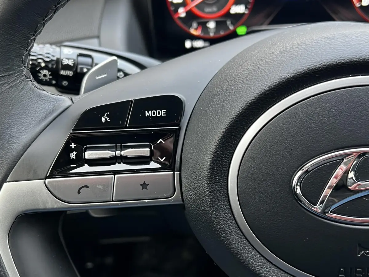 1.6 T-GDI PHEV Comfort Smart 4WD / Fabrieksgarantie tot 01-2028 / WLTP 62km / Navi / Apple Carplay Android / Stuur- en stoelverwarming / Adapt. CC / 19" LM wielen /