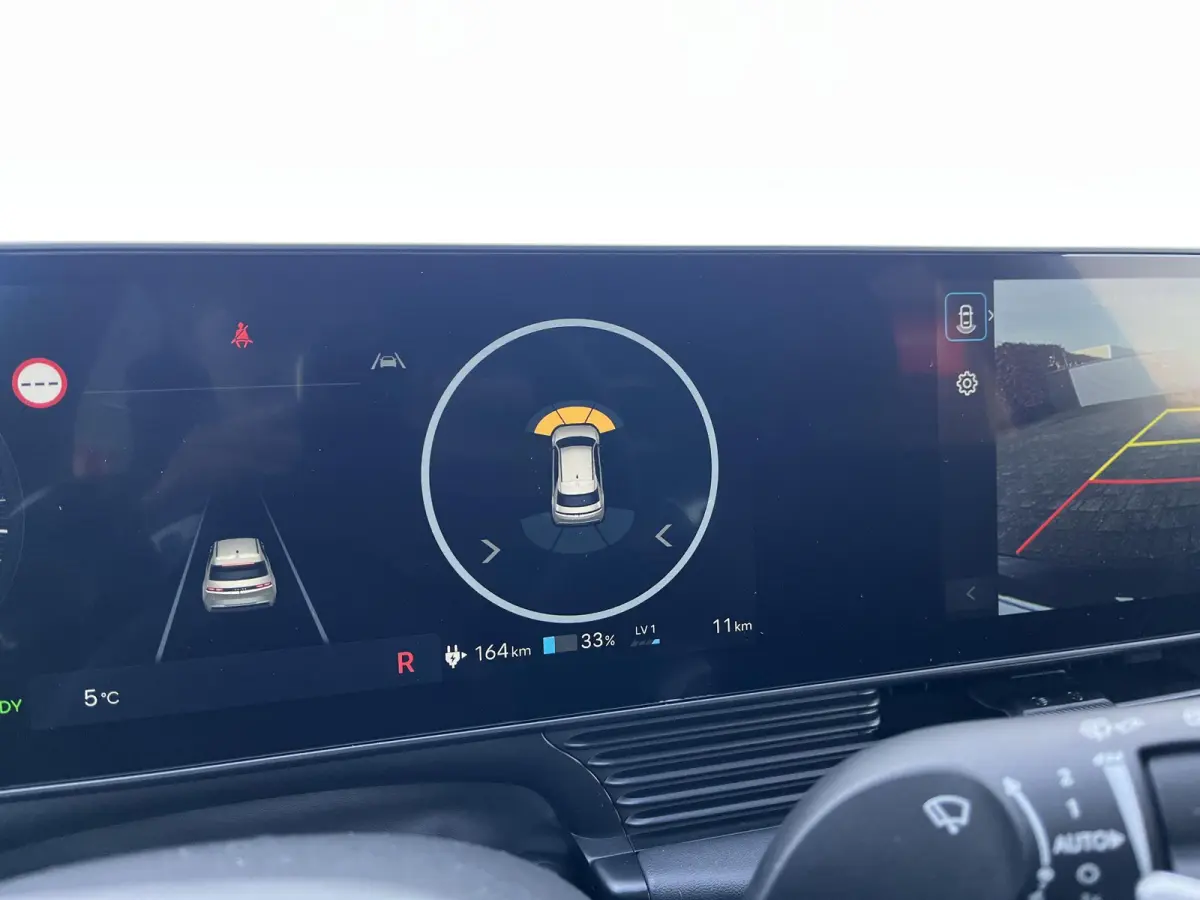 N Line Business 84 kWh / €2.000,- voordeel / Voorraad auto / Snel leverbaar / Navigatie / Apple Carplay/Android Auto / Stoel verwarming voor en achter / Adaptive Cruise Control /