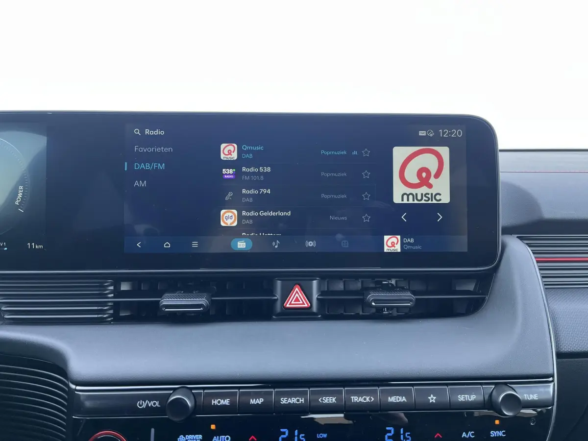N Line Business 84 kWh / €2.000,- voordeel / Voorraad auto / Snel leverbaar / Navigatie / Apple Carplay/Android Auto / Stoel verwarming voor en achter / Adaptive Cruise Control /