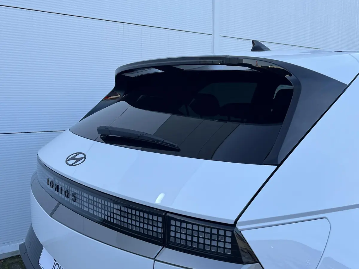 N Line Business 84 kWh / €2.000,- voordeel / Voorraad auto / Snel leverbaar / Navigatie / Apple Carplay/Android Auto / Stoel verwarming voor en achter / Adaptive Cruise Control /