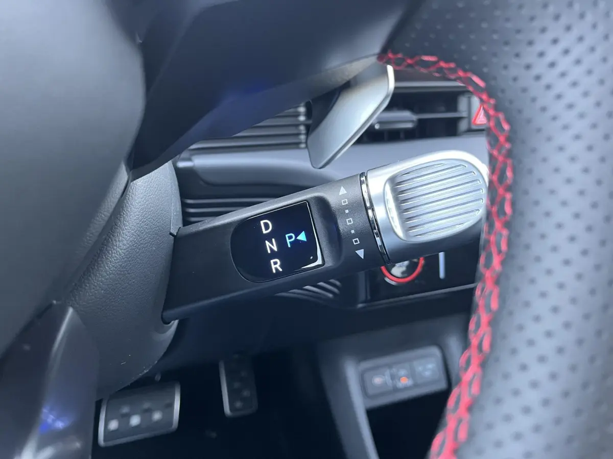 N Line Business 84 kWh / €2.000,- voordeel / Voorraad auto / Snel leverbaar / Navigatie / Apple Carplay/Android Auto / Stoel verwarming voor en achter / Adaptive Cruise Control /