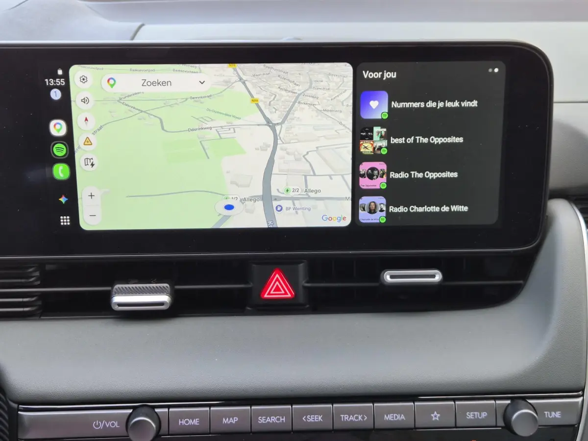 Lounge AWD 84 kWh / SOH 99% / Fabrieksgarantie tot 02-2030 / CCS snelladen / Head Up Display / Warmtepomp / Trekgewicht 1600 kg / Elektrische achterklep / Stuur- Stoel & Achterbank verwarmin
