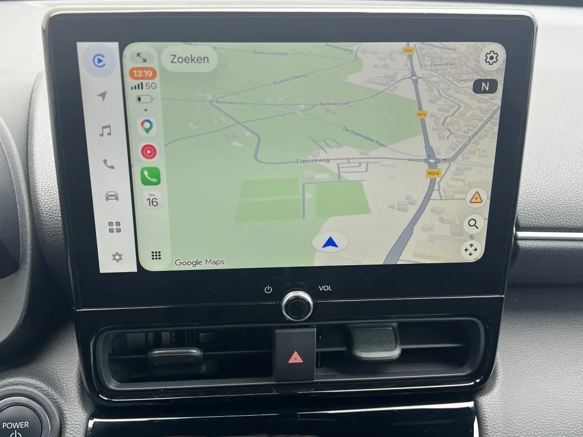 1.5 Hybrid 115 Dynamic / Comfort Pack / Dealer onderhouden / Stuur- en stoelverwarming / Camera / Navigatie (via) Apple Carplay Android / 17"LM wielen /