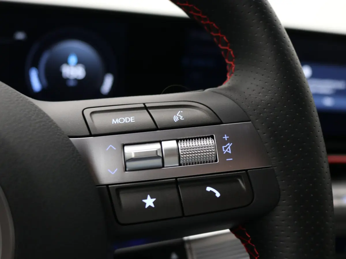 N Line Business 64.8 kWh / Adaptieve Cruise Control / Apple Carplay & Android Auto / Navigatie / Achteruitrijcamera / DAB / Climate Control /
