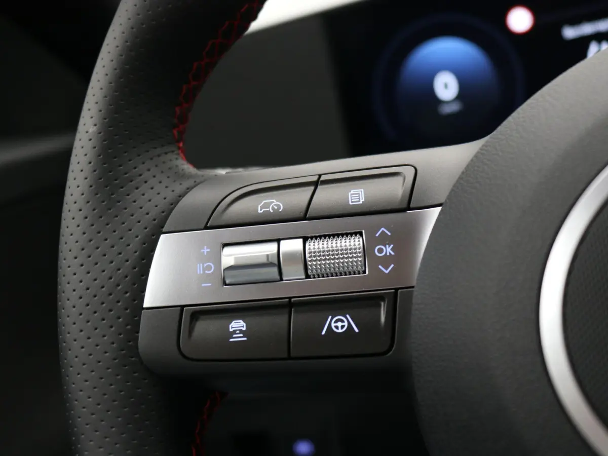 N Line Business 64.8 kWh / Adaptieve Cruise Control / Apple Carplay & Android Auto / Navigatie / Achteruitrijcamera / DAB / Climate Control /
