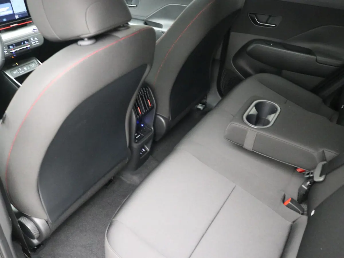 N Line Business 64.8 kWh / Adaptieve Cruise Control / Apple Carplay & Android Auto / Navigatie / Achteruitrijcamera / DAB / Climate Control /