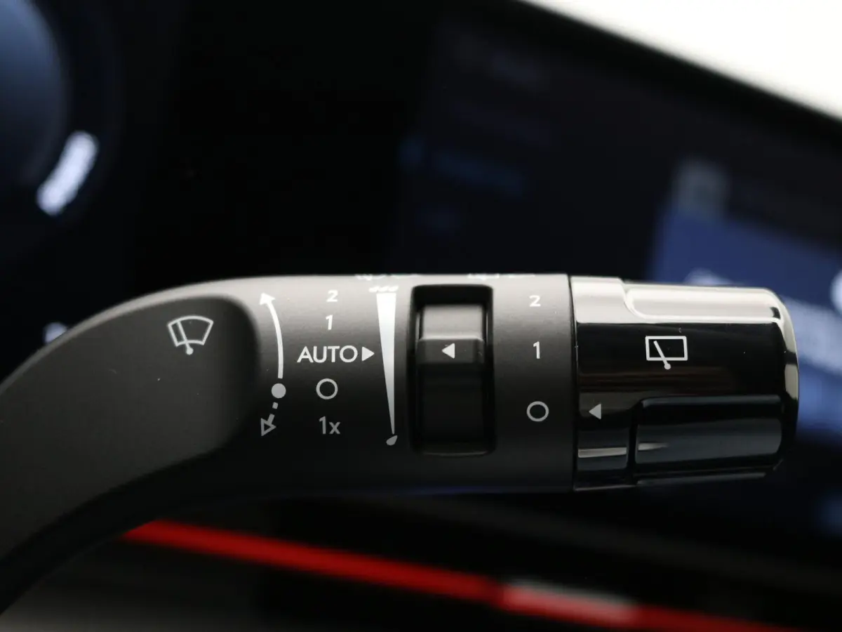 N Line Business 64.8 kWh / Adaptieve Cruise Control / Apple Carplay & Android Auto / Navigatie / Achteruitrijcamera / DAB / Climate Control /