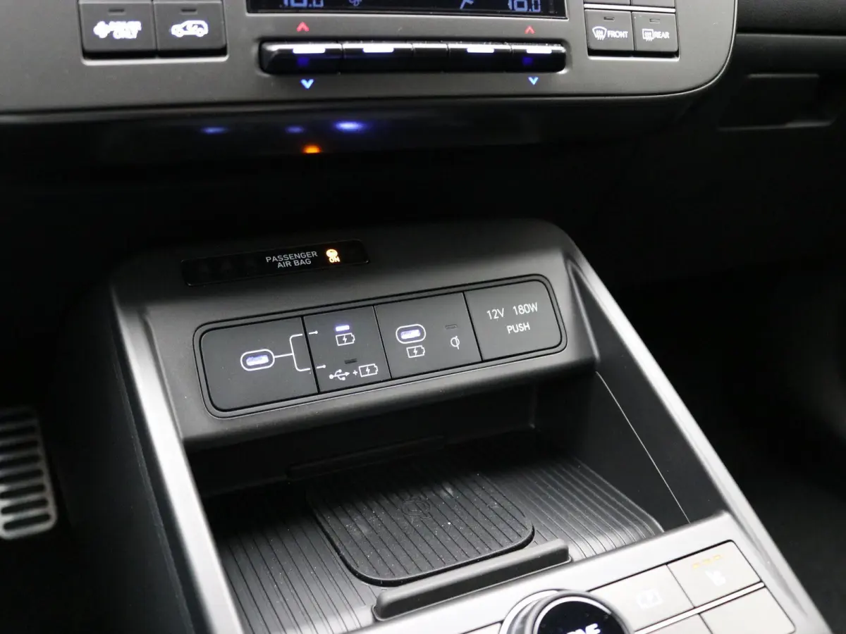 N Line Business 64.8 kWh / Adaptieve Cruise Control / Apple Carplay & Android Auto / Navigatie / Achteruitrijcamera / DAB / Climate Control /