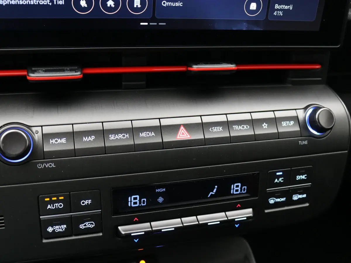 N Line Business 64.8 kWh / Adaptieve Cruise Control / Apple Carplay & Android Auto / Navigatie / Achteruitrijcamera / DAB / Climate Control /