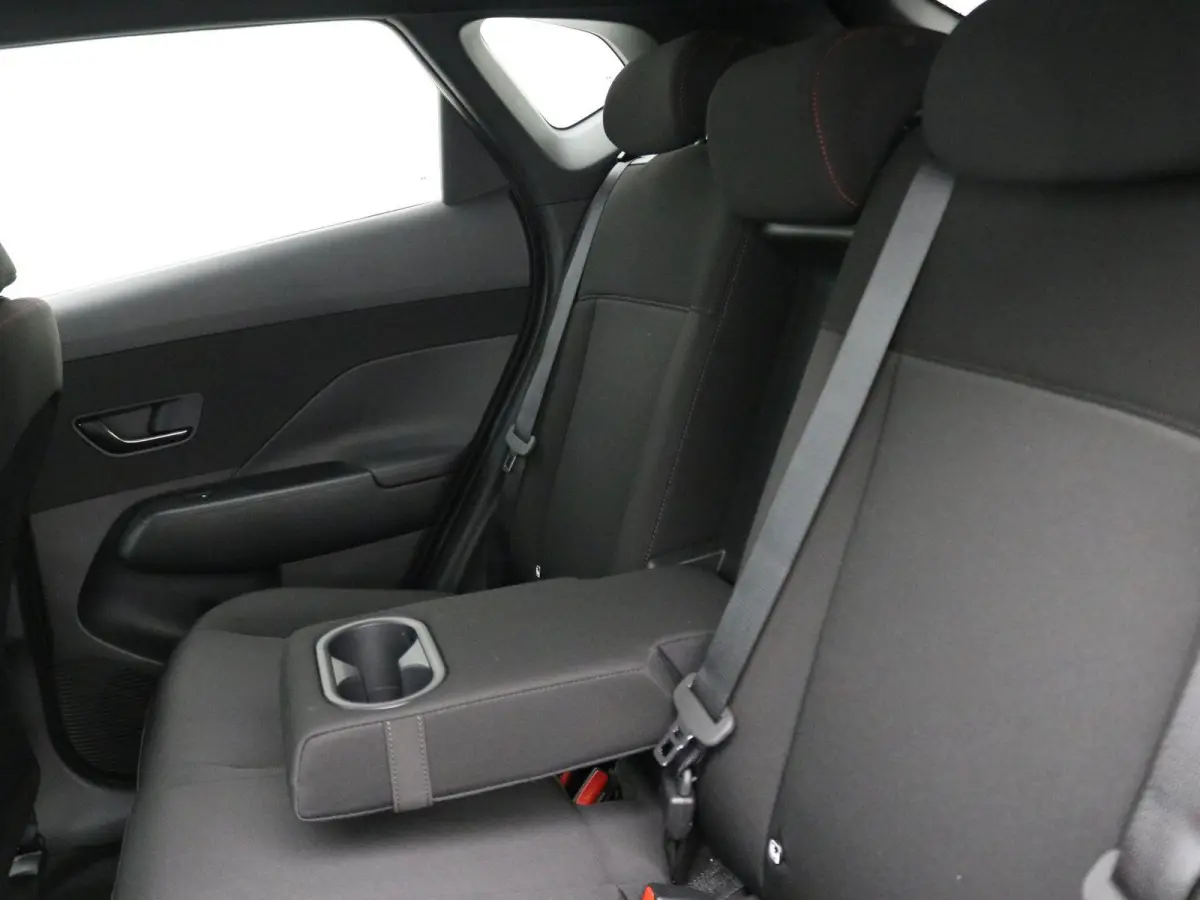 N Line Business 64.8 kWh / Adaptieve Cruise Control / Apple Carplay & Android Auto / Navigatie / Achteruitrijcamera / DAB / Climate Control /