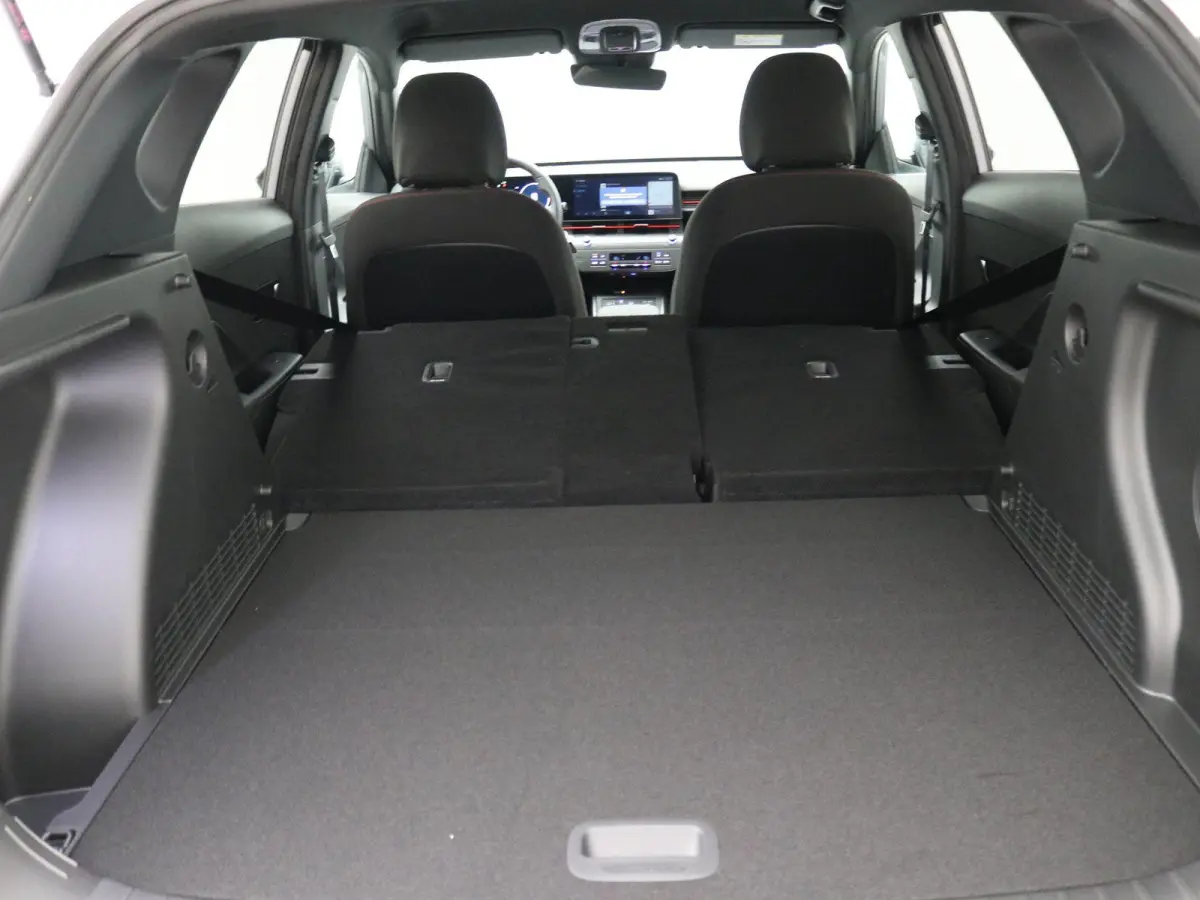 N Line Business 64.8 kWh / Adaptieve Cruise Control / Apple Carplay & Android Auto / Navigatie / Achteruitrijcamera / DAB / Climate Control /