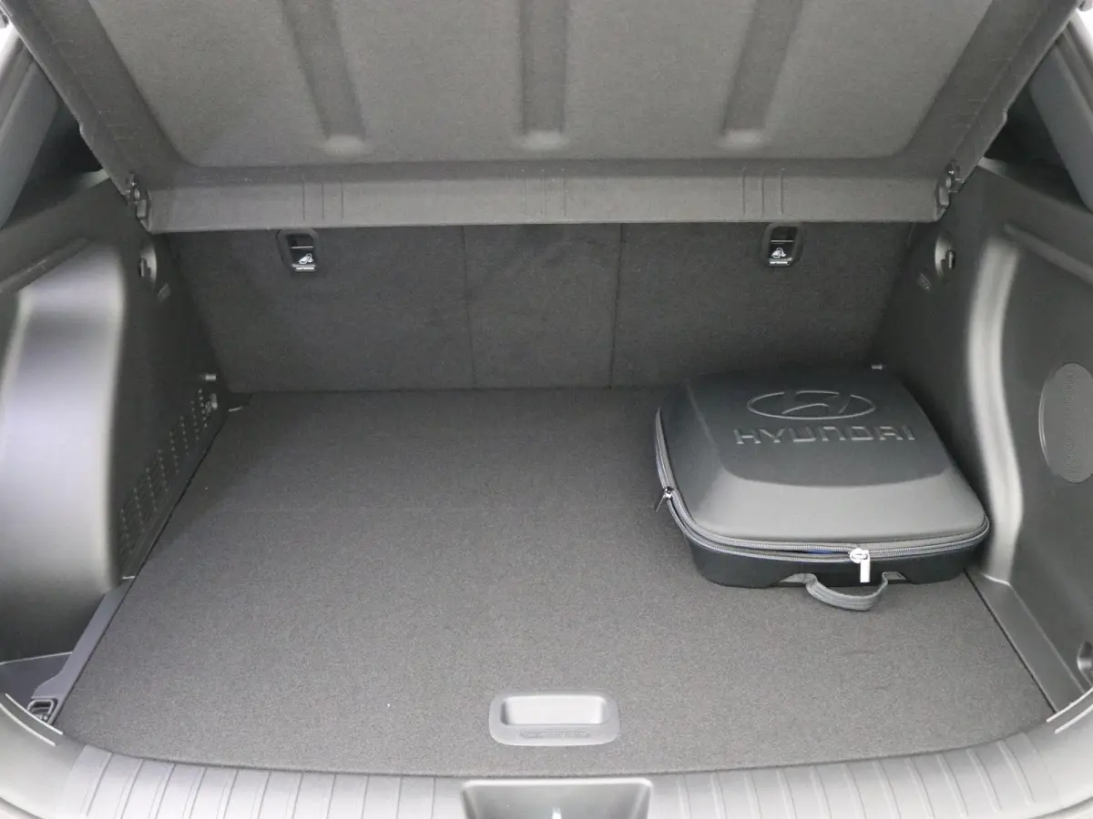 N Line Business 64.8 kWh / Adaptieve Cruise Control / Apple Carplay & Android Auto / Navigatie / Achteruitrijcamera / DAB / Climate Control /