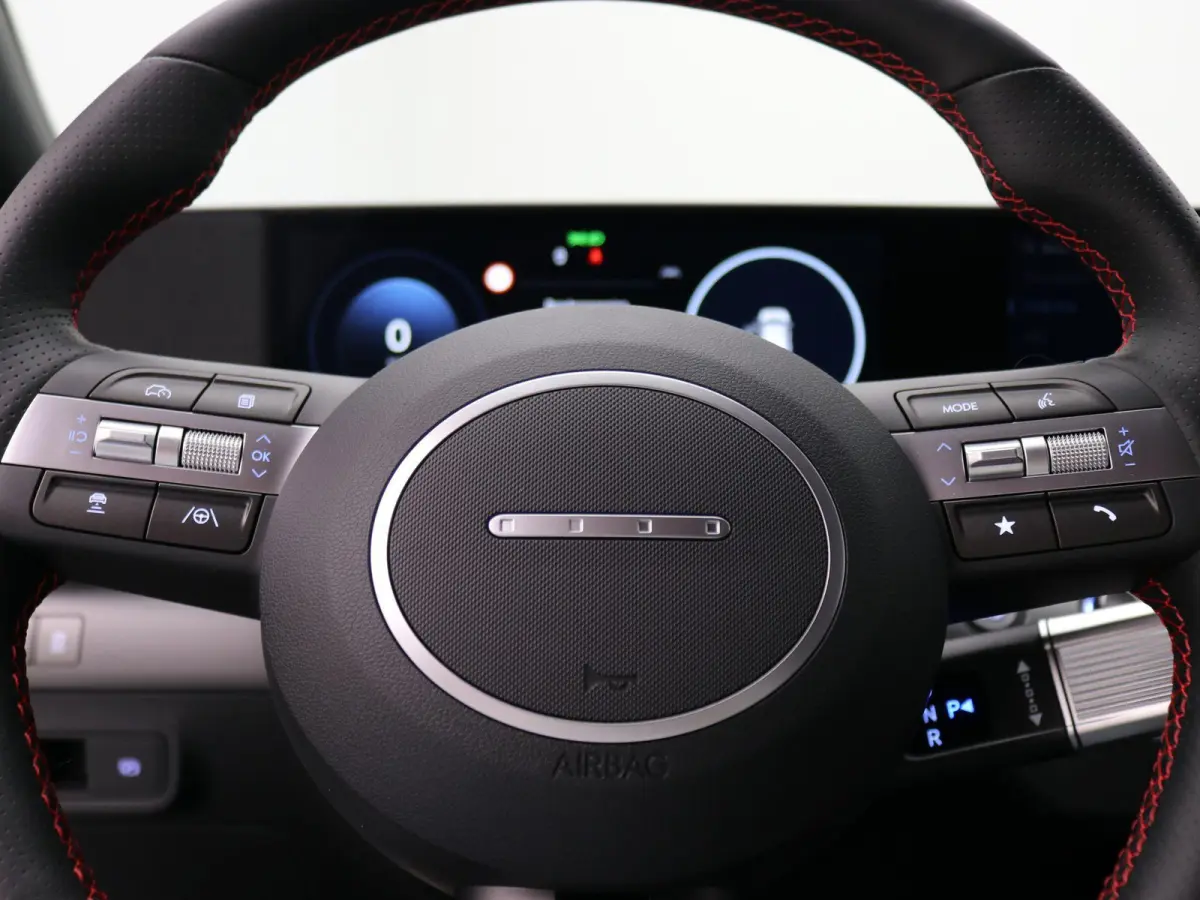 N Line Business 64.8 kWh / Adaptieve Cruise Control / Apple Carplay & Android Auto / Navigatie / Achteruitrijcamera / DAB / Climate Control /