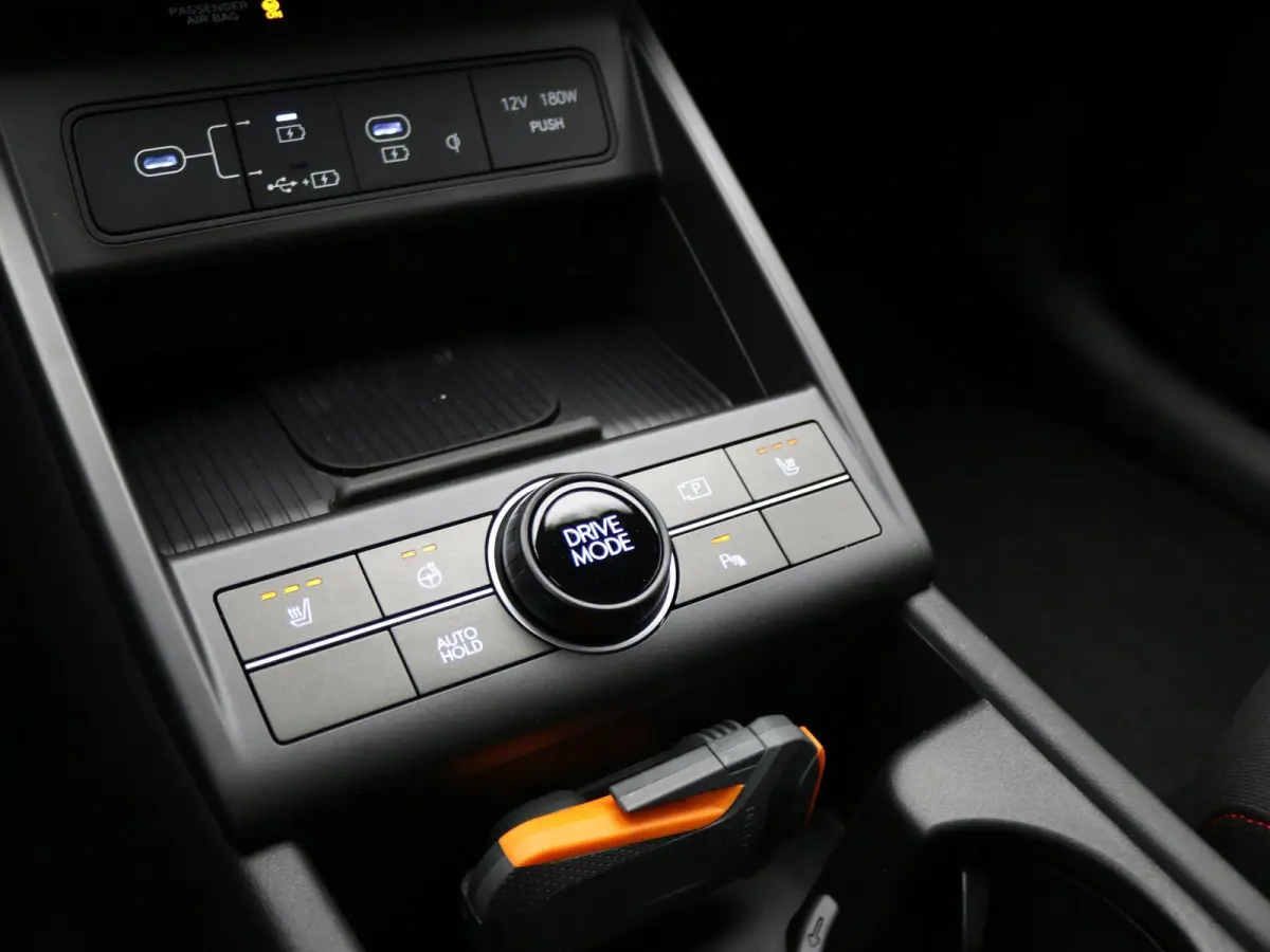 N Line Business 64.8 kWh / Adaptieve Cruise Control / Apple Carplay & Android Auto / Navigatie / Achteruitrijcamera / DAB / Climate Control /