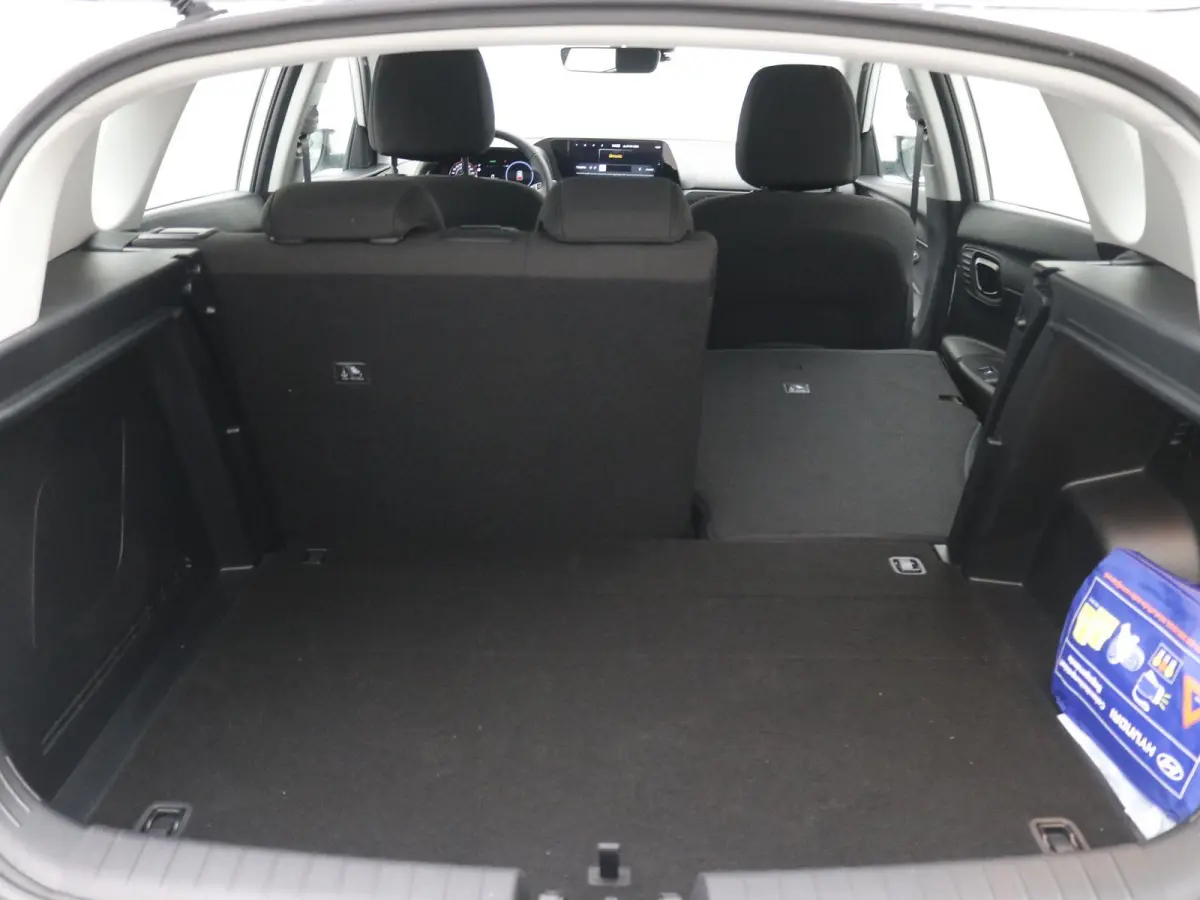 1.0 T-GDI Comfort / Apple CarPaly & Android Auto / Navigatie / Achteruitrijcamera / Airco / Cruise Control / LED Dagrijverlichting / LMV / Fabrieksgarantie tot 02-01-2031 / NL auto /