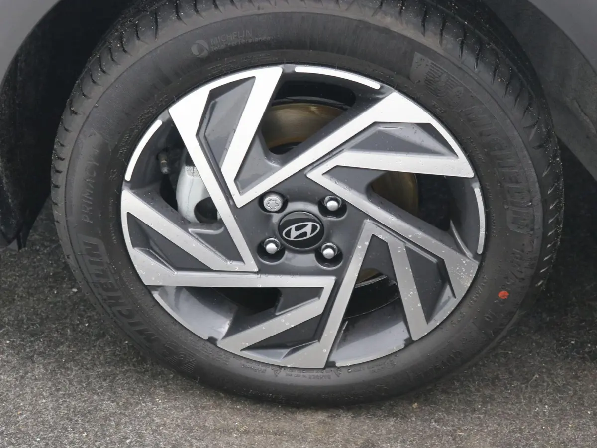 1.0 T-GDI Comfort / Apple CarPaly & Android Auto / Navigatie / Achteruitrijcamera / Airco / Cruise Control / LED Dagrijverlichting / LMV / Fabrieksgarantie tot 02-01-2031 / NL auto /
