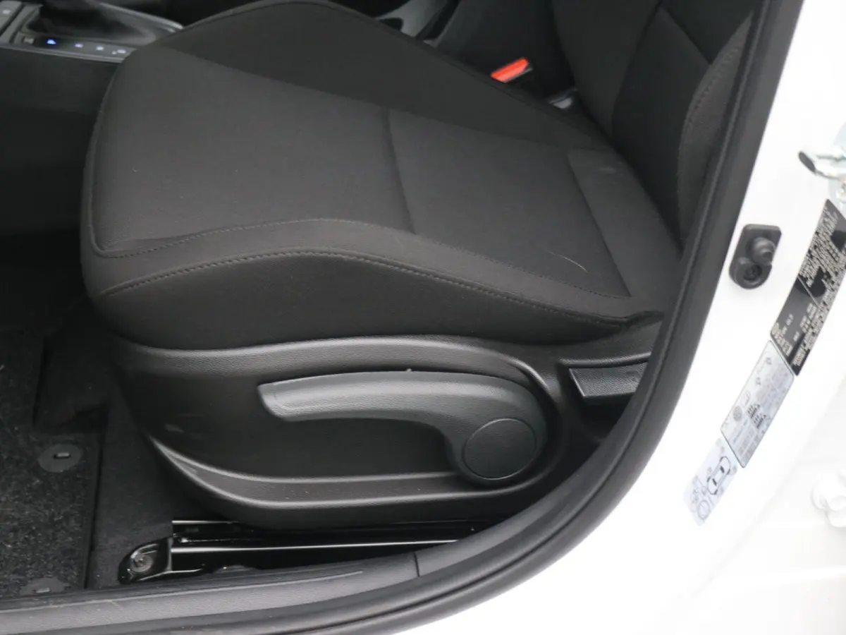 1.0 T-GDI Comfort / Apple CarPaly & Android Auto / Navigatie / Achteruitrijcamera / Airco / Cruise Control / LED Dagrijverlichting / LMV / Fabrieksgarantie tot 02-01-2031 / NL auto /