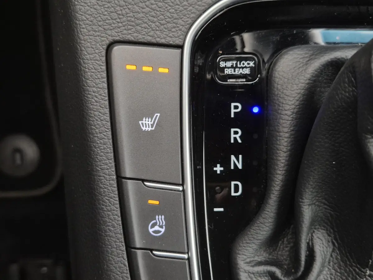 1.0 T-GDi MHEV Comfort Smart / Navigatie via Apple Carplay of Android Auto / Stuur en Stoel verwarming / Achteruitrijcamera / Cruise control / Keyless Entry/Start / Climate control /