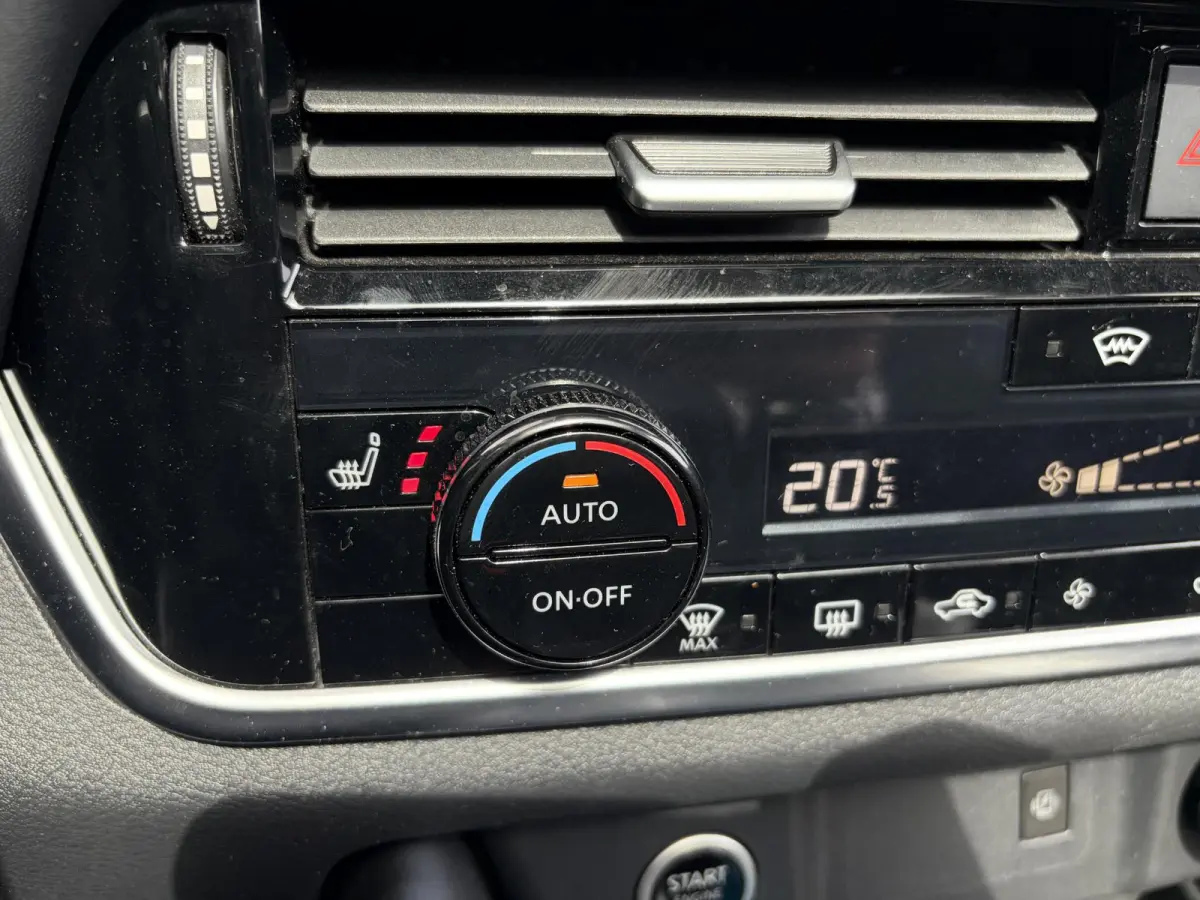 1.3 MHEV Tekna / Trekhaak / Panoramadak / HUD / Elektr Bestuurders Stoel / Elektr. Achterklep /