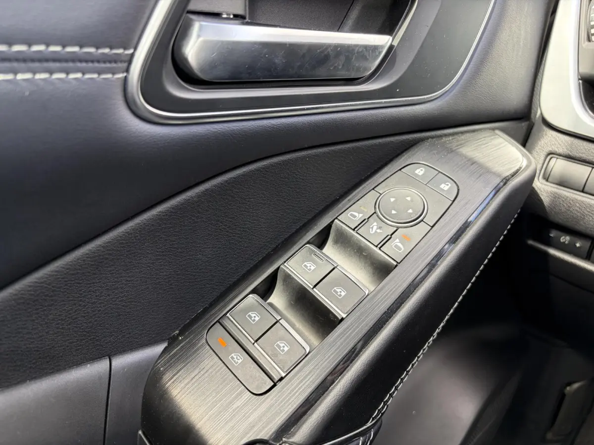 1.3 MHEV Tekna / Trekhaak / Panoramadak / HUD / Elektr Bestuurders Stoel / Elektr. Achterklep /