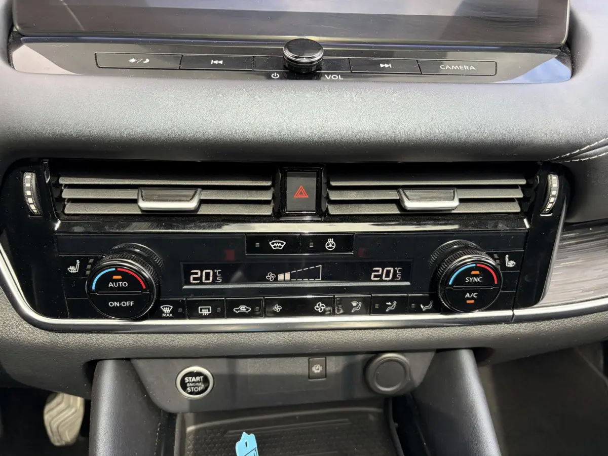 1.3 MHEV Tekna / Trekhaak / Panoramadak / HUD / Elektr Bestuurders Stoel / Elektr. Achterklep /