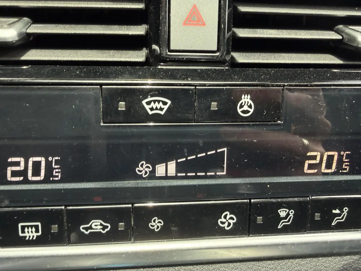 1.3 MHEV Tekna / Trekhaak / Panoramadak / HUD / Elektr Bestuurders Stoel / Elektr. Achterklep /